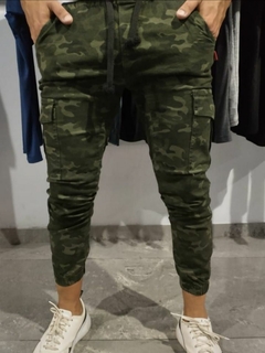 Pantalón Jogger Cargo Camuflado