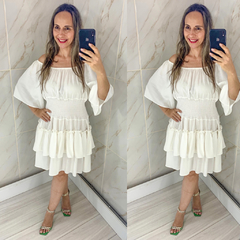 Vestido branco cheap acinturado