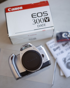 Câmera Canon EOS 300V - 35mm (não acompanha lente)
