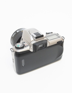 Câmera Nikon N65 com lente 35-70mm - FFV