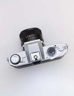 Câmera Yashica FX-2 com lentes 50mm 1.7 e 28mm 2.8 - loja online
