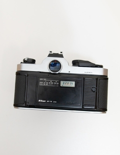 Câmera Nikon FM2 com Lente 28mm e datador - FFV