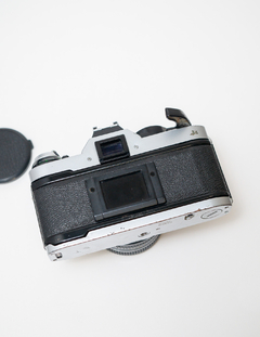 Câmera Canon AE1 com lente FD 50mm 1.8 na internet