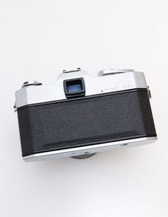Câmera Yashica FX-2 com lentes 50mm 1.7 e 28mm 2.8 na internet