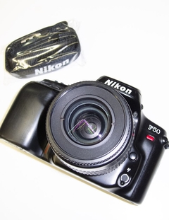 Câmera Nikon F50 com 35-80mm 4-5.6 35mm - FFV
