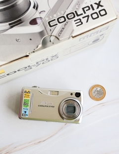 Câmera Digital Nikon Coolpix 3700 3.2 MPX + Cartão SD 2gb