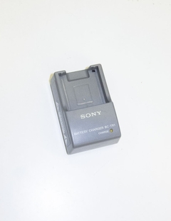 Carregador de Bateria Sony BC-TR1
