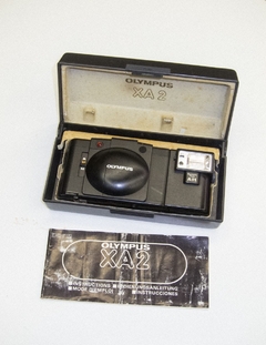 Câmera Olympus XA 2