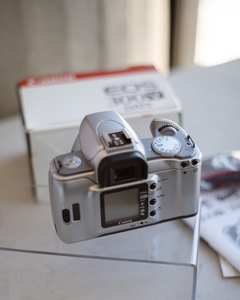 Câmera Canon EOS 300V - 35mm (não acompanha lente) na internet