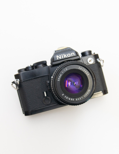 Câmera Nikon FM com lente 50mm f1.8 - comprar online