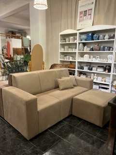 Sofa Caracas con puff beige - comprar online