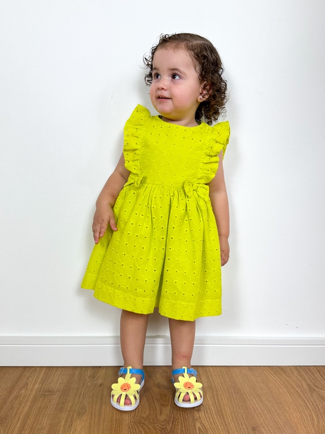 Vestido infantil de laise lima verde amarelo bordado floral com babados e  laços tam 1 a 6 anos Isabela