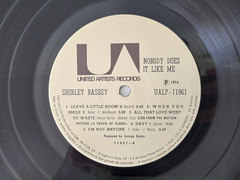 Shirley Bassey - Nobody Does It Like Me - loja online