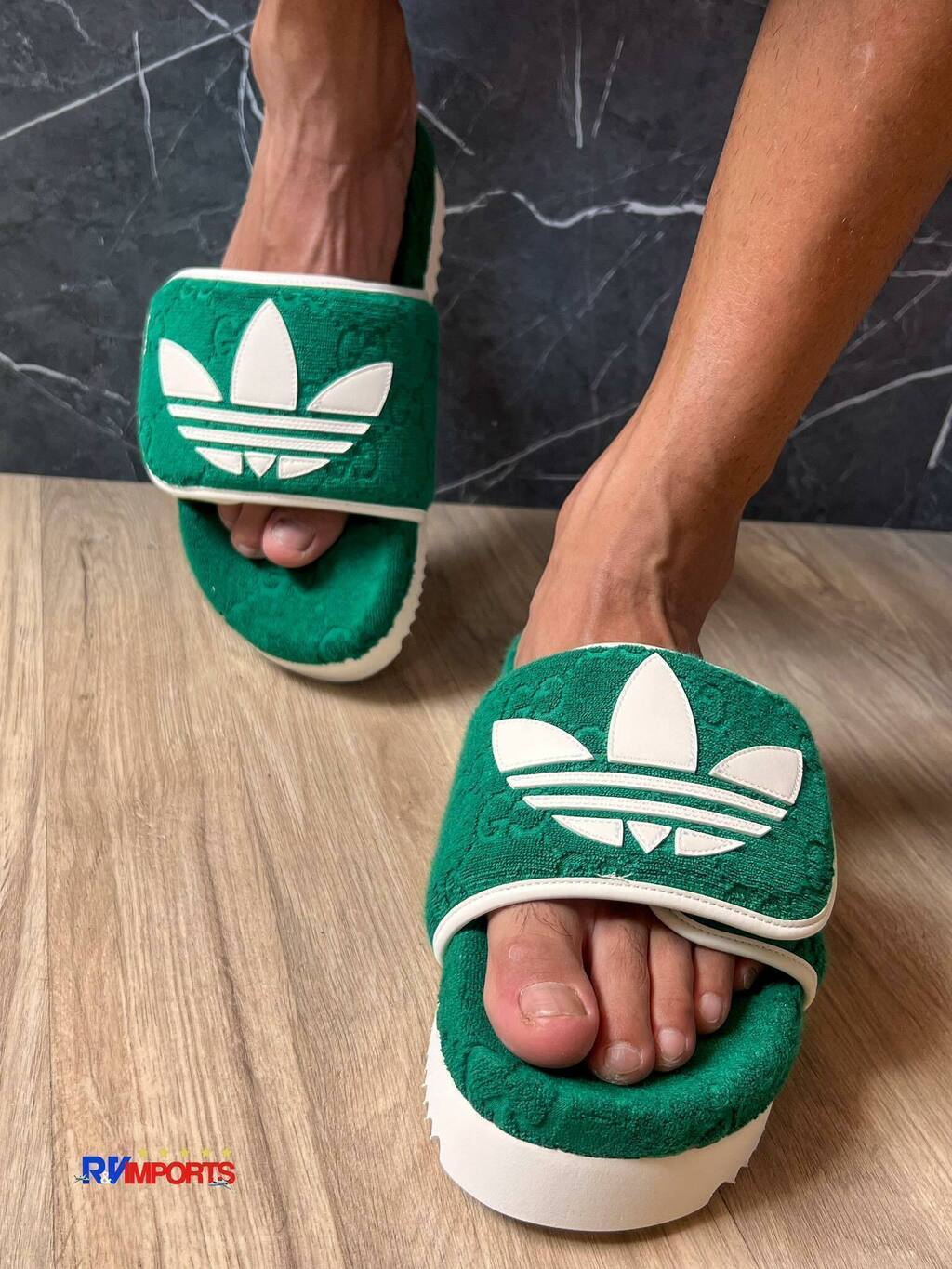 Chinelo Gucci x Adidas Core Green