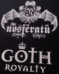 Blusa moletom com capuz Nosferatu - Goth Royalty na internet