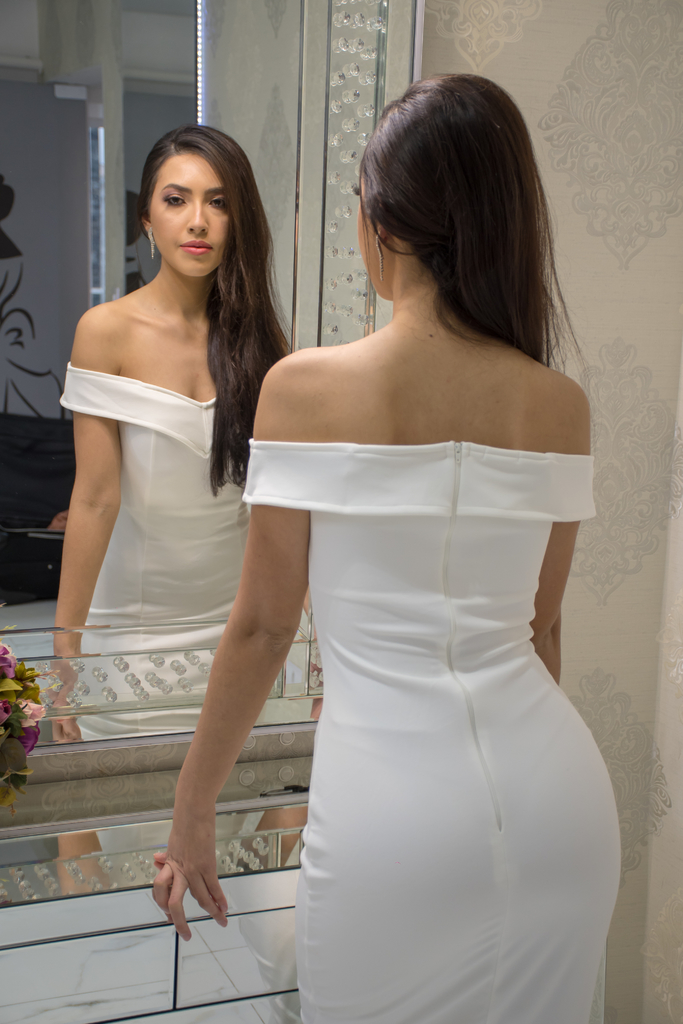 Vestido branco hot sale ombro caido