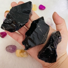 Obsidiana - pedra bruta - Acesso as sombras na internet