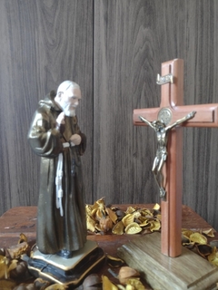 São Padre Pio 20 cm - gesso - comprar online