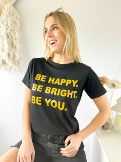 Remera Be Happy en internet