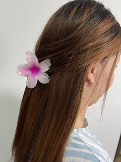 Prendedor de Cabelo Flor / By: Vanessa Lopes | Yasmin Brunet - comprar online