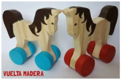 Unicornio De Madera Con Ruedas Juego Simbolico Didáctico en internet