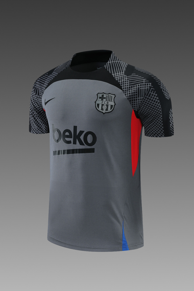 CONJUNTO BARCELONA TREINO CAMISA CINZA E SHORT PRETO 22/23