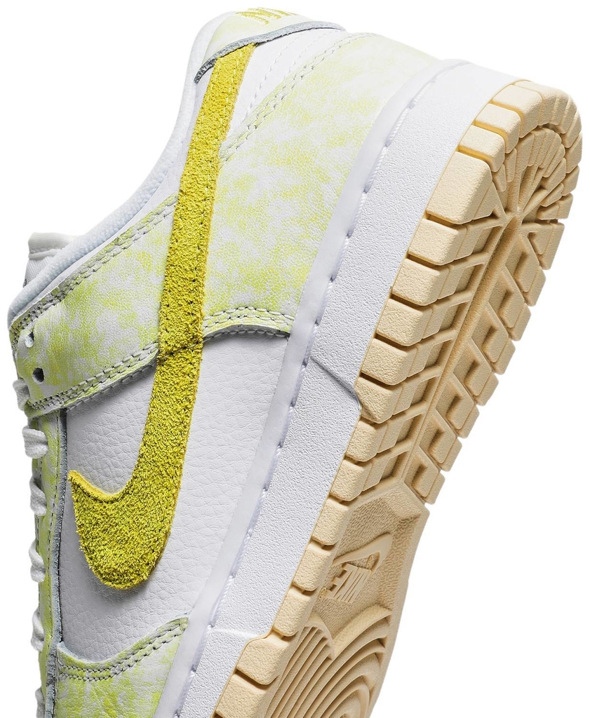 Nike sb best sale dunk low yellow