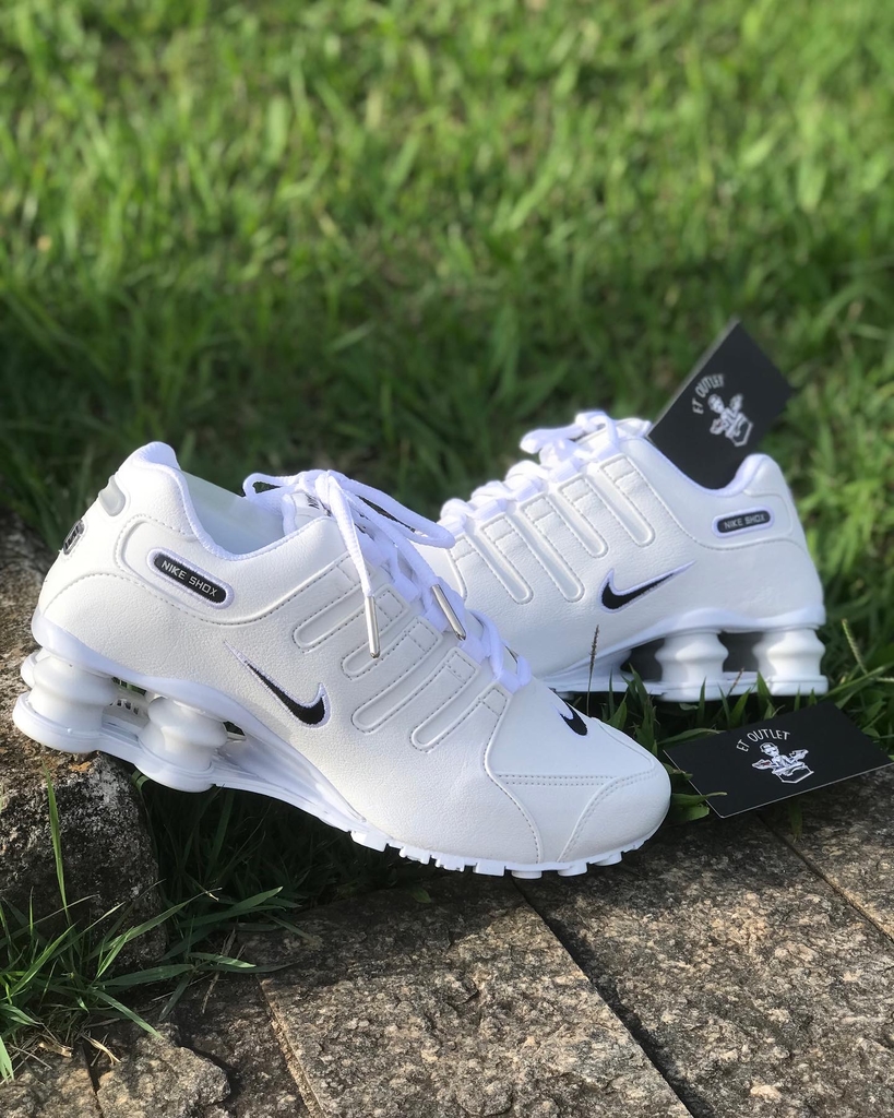Nike shox branco e verde hotsell