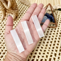 Imagem do Bastão selenita cristal natural - limpeza proteção