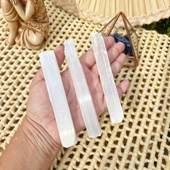 Bastão selenita cristal natural - limpeza proteção - comprar online