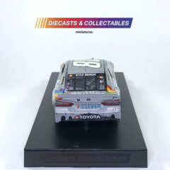 NASCAR 2020 - #18 KYLE BUSCH - SKITTLES ZOMBIE TEXAS RACE WIN 1:24 - comprar online