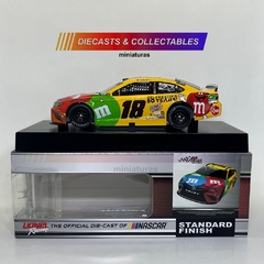 NASCAR 2021 - #18 KYLE BUSCH - M&M'S DARLINGTON THROWBACK 1:24