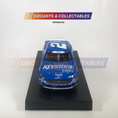 NASCAR 2021 - #2 BRAD KESELOWSKI - KEYSTONE LIGHT 1:24 - DIECASTS & COLLECTABLES MINIATURAS |Das pistas para a sua coleção|