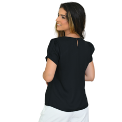 Blusa Sarah em Crepe GGT - Leveza e Feminilidade com Detalhes Delicados - loja online