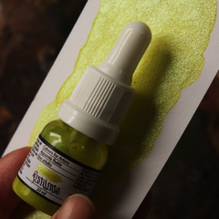 Jambú - aquarela fluida na cor verde limão metalizada na internet