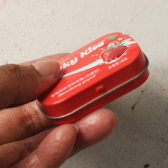 Latinha Mini Strawberry - vazia para armazenamento de pastilhas de tinta aquarela - comprar online
