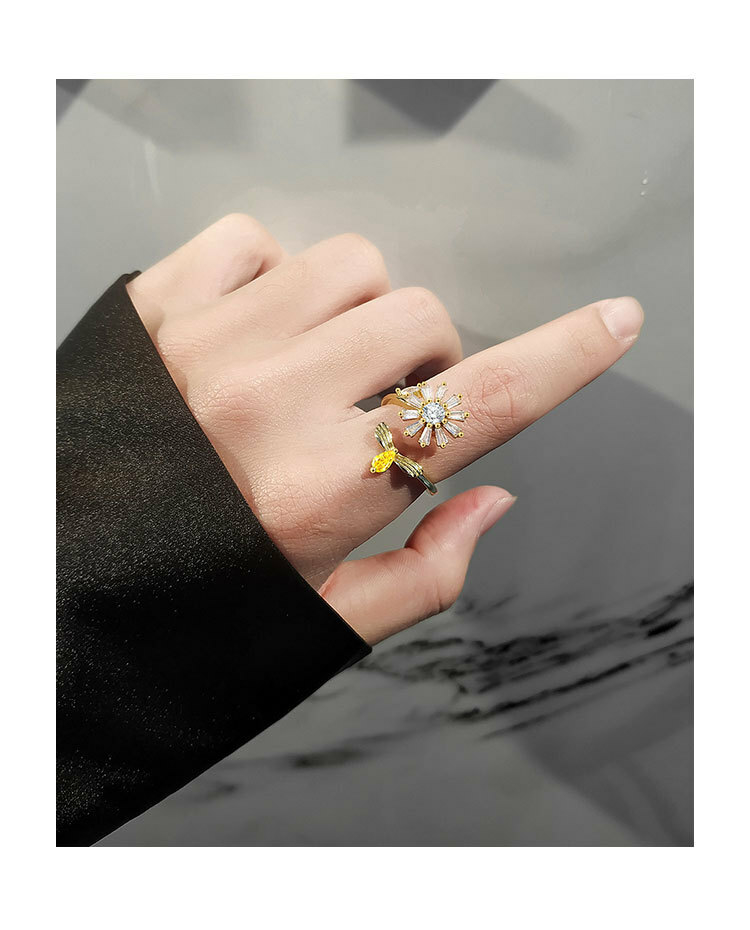Anillo Flor y Abejita Giratorio Ajustable Cobre enchapado en oro