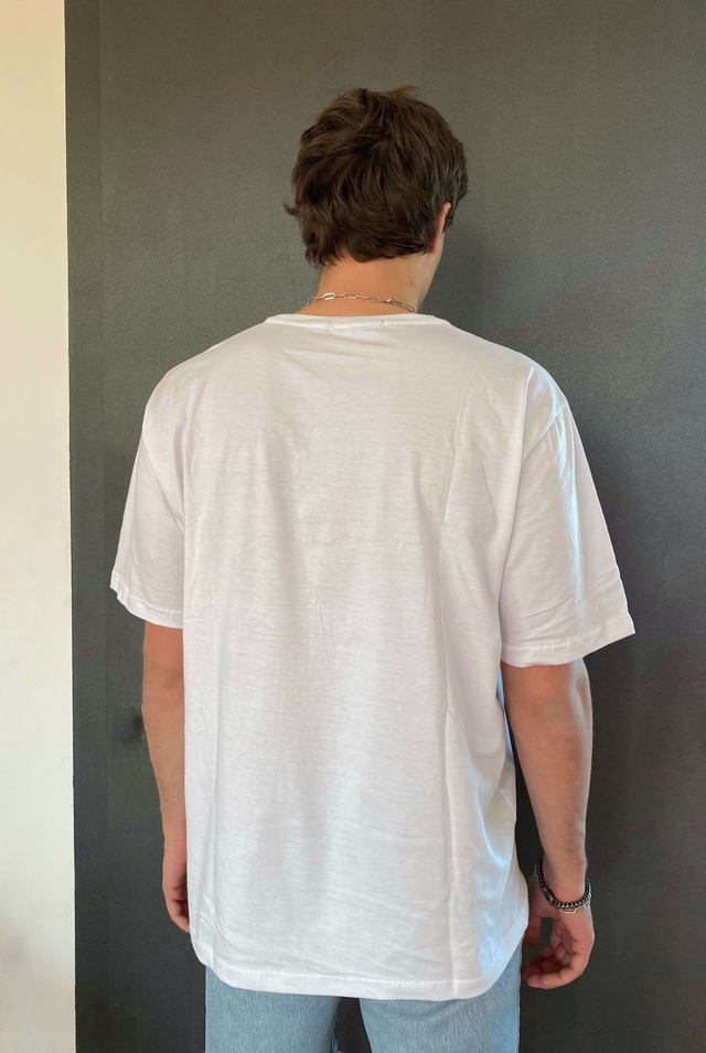 remera blanca clasica oversize