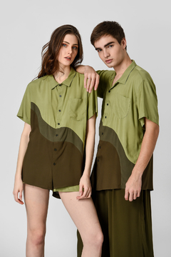 Camisa com recorte em ondas RAVI Green Colors
