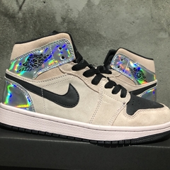 Nike Air Jordan 1 Mid "Dirty Powder Iridescent" - comprar online