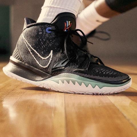 Kyrie irving on sale shoes nike outlet