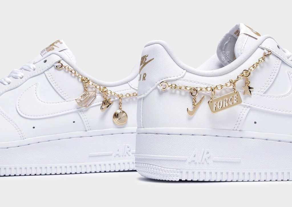 Nike air force branco e dourado 2025