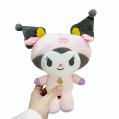 Peluches SANRIO COSPLAY vaquita 20cm - comprar online