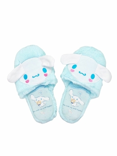 Pantuflas SANRIO cerradas en internet