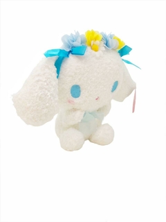 Peluche SANRIO Vincha Flores 20cm en internet