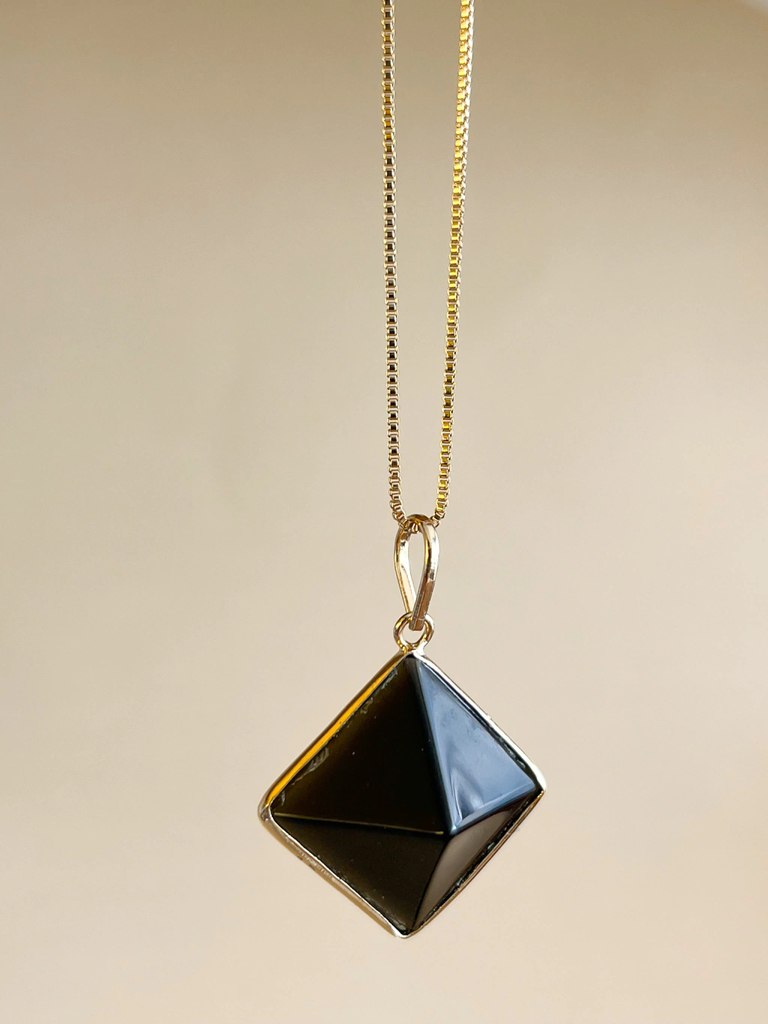 Colar Pirâmide Obsidiana - Banho Ouro 18k
