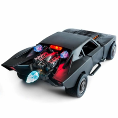 Batimovil Auto Batman 30cm con Luz y Sonido + Personaje 10 cm 67833 - All4Toys