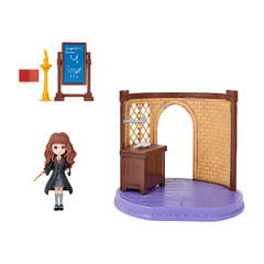 Muñecos Articu. Harry Potter Wizarding 6061846 Playset Hermione Aula Encantos - All4Toys