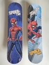 Skate Spiderman 60x15 con casco, rodrilleras y coderas. En estuche de plástico