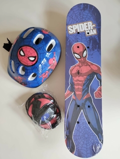 Skate Spiderman 60x15 con casco, rodrilleras y coderas. En estuche de plástico - comprar online